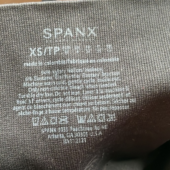 SPANX "Look At Me Now" Leggings - Picture 5 of 6